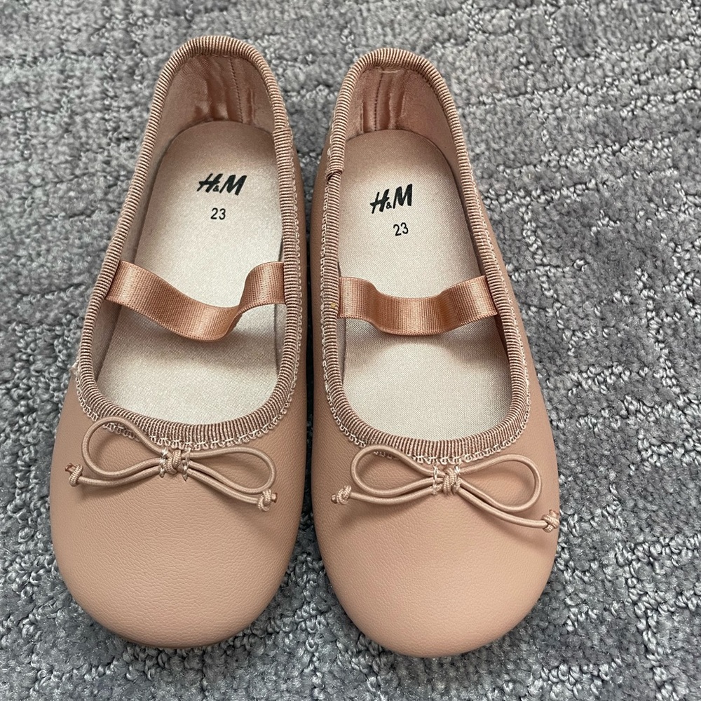 H&M Toddler Girls Beige Ballet Flats- Worn Once!